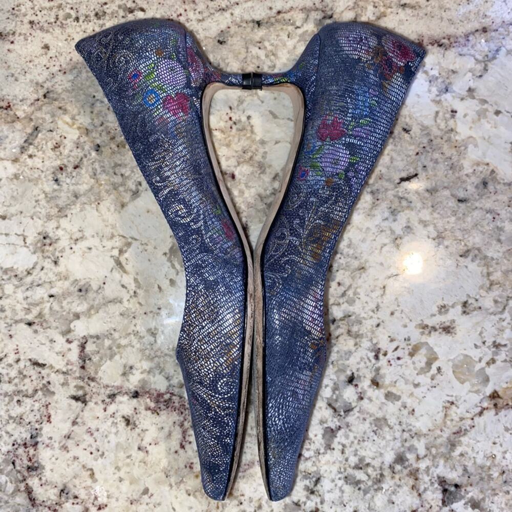 Butter Blue Floral Pointed Toe Pumps - Picture 6 of 14